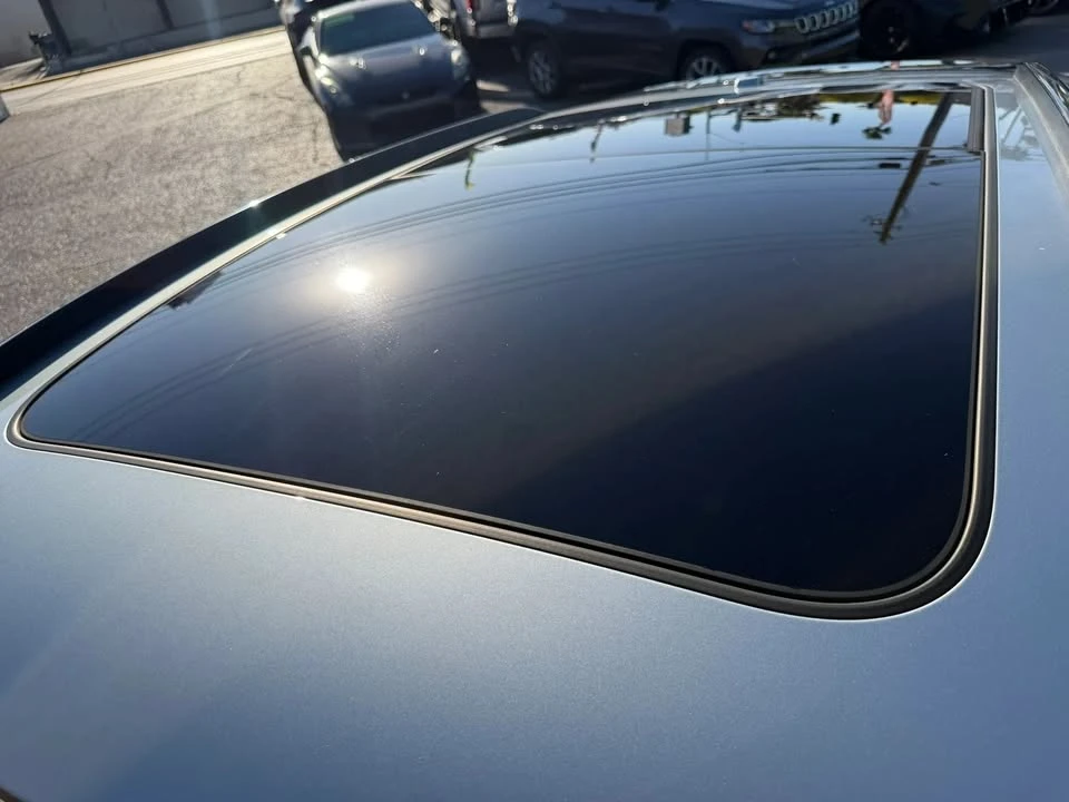 2021 Porsche Macan - Image 10 of 20
