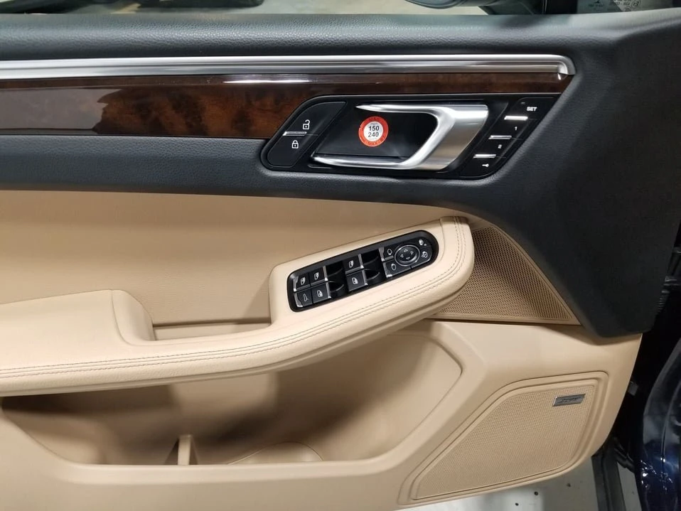 2021 Porsche Macan - Image 10 of 20