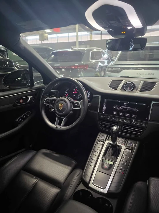 2021 Porsche Macan - Image 9 of 15