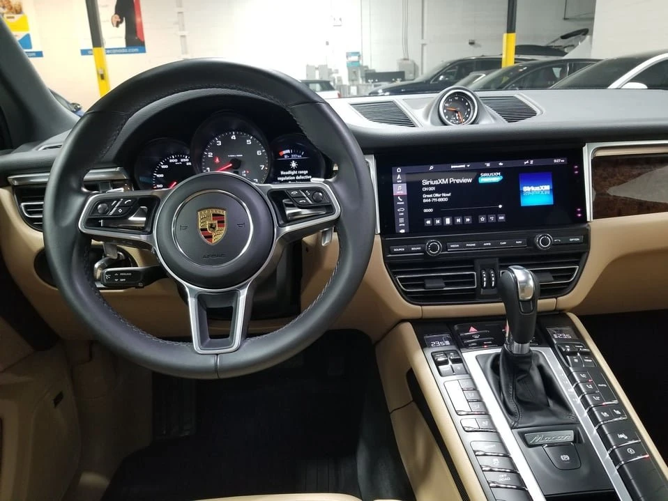 2021 Porsche Macan - Image 13 of 20