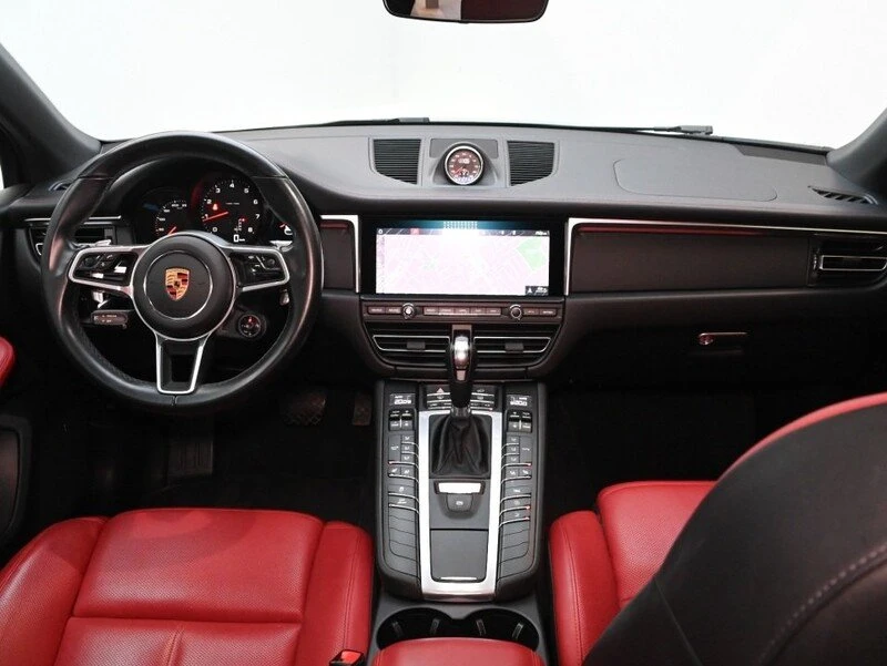 2021 Porsche Macan - Image 15 of 20