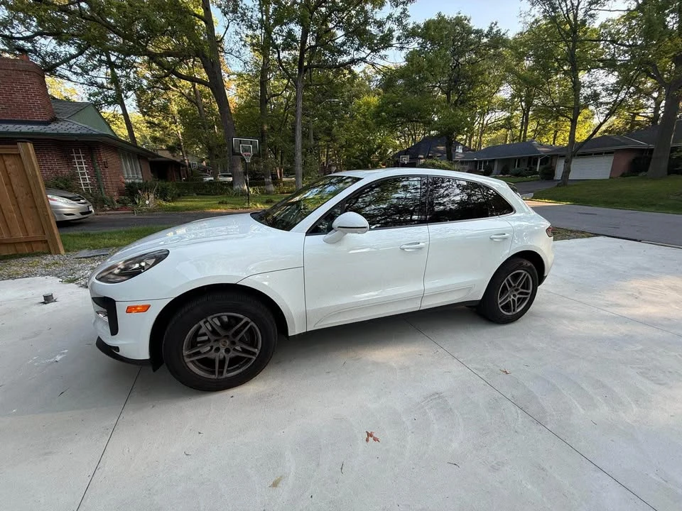 2021 Porsche Macan - Image 2 of 13