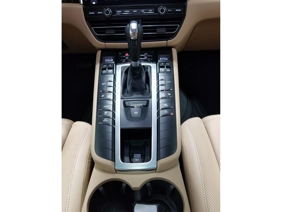 2021 Porsche Macan - Image 14 of 20