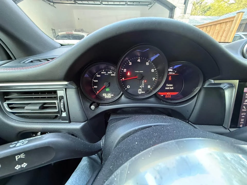 2021 Porsche Macan - Image 8 of 13
