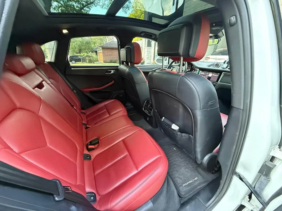 2021 Porsche Macan - Image 12 of 13