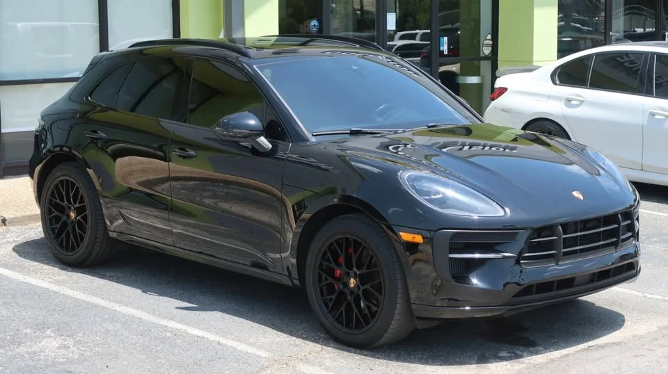 2021 Porsche Macan - Image 5 of 10