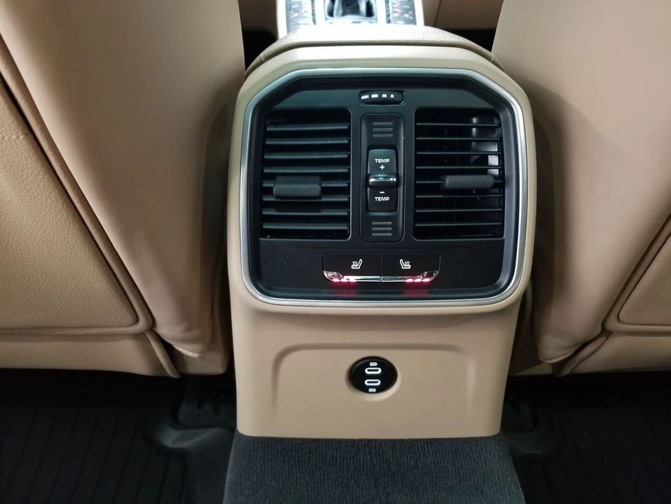 2021 Porsche Macan - Image 16 of 20