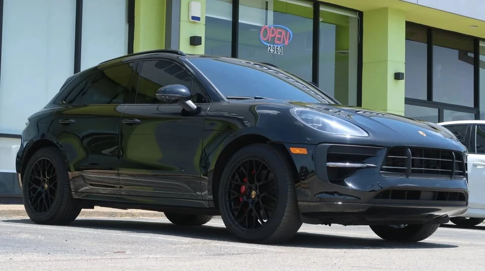 2021 Porsche Macan - Image 6 of 10