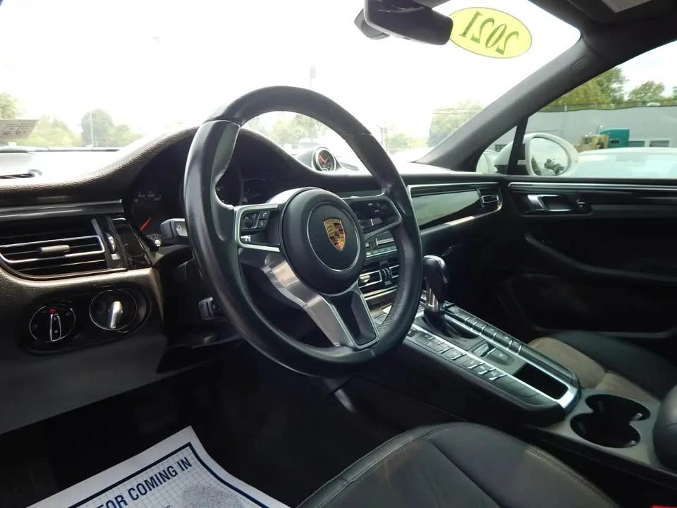 2021 Porsche Macan - Image 4 of 4
