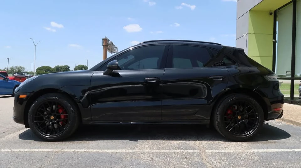 2021 Porsche Macan - Image 7 of 10