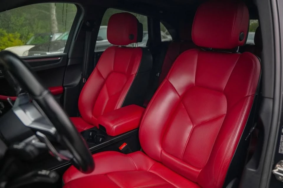 2021 Porsche Macan - Image 14 of 20