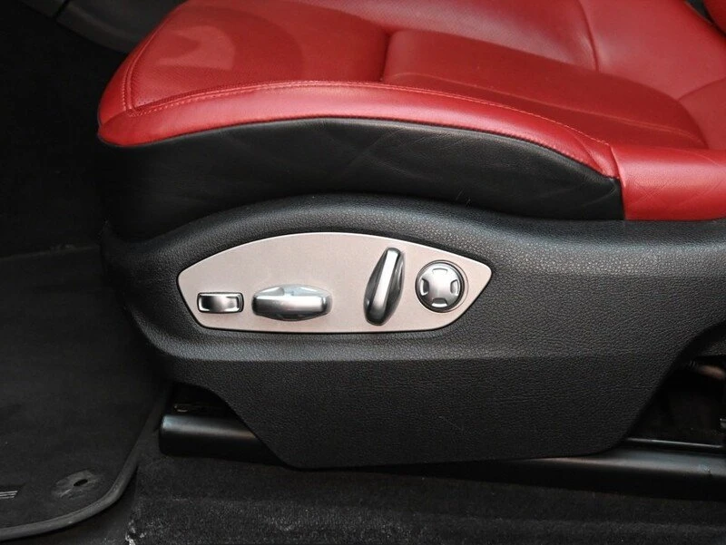 2021 Porsche Macan - Image 12 of 20