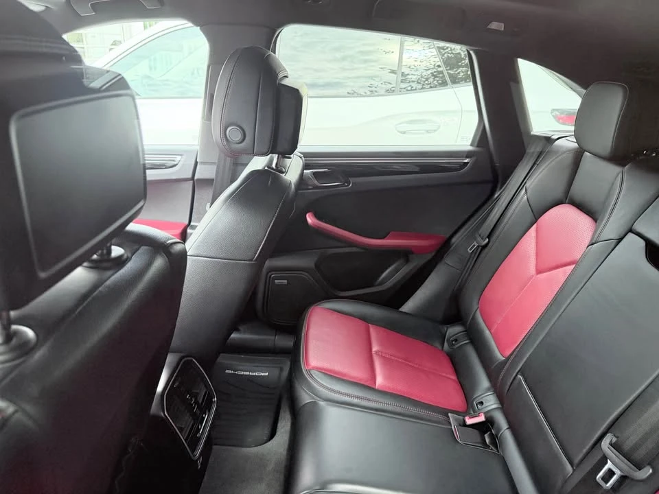 2021 Porsche Macan - Image 4 of 4