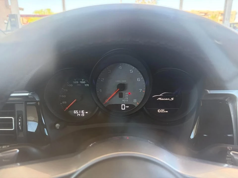 2021 Porsche Macan - Image 8 of 10