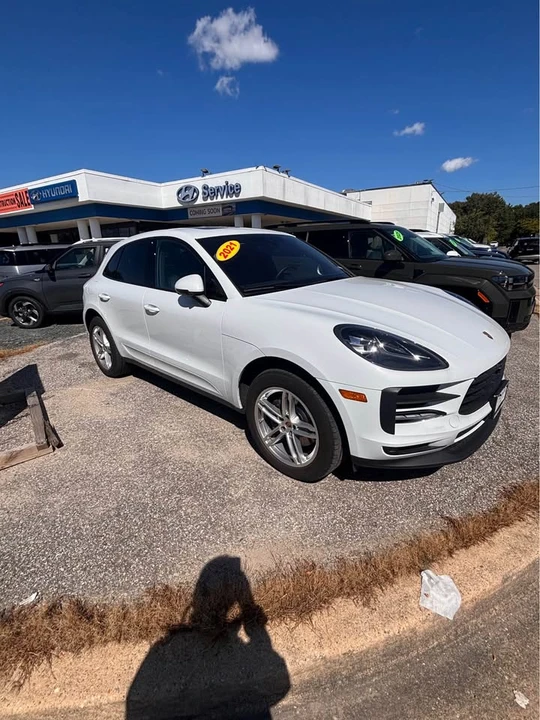 2021 Porsche Macan - Image 9 of 16
