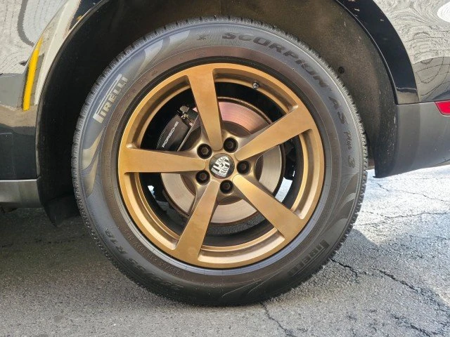 2021 Porsche Macan - Image 17 of 20
