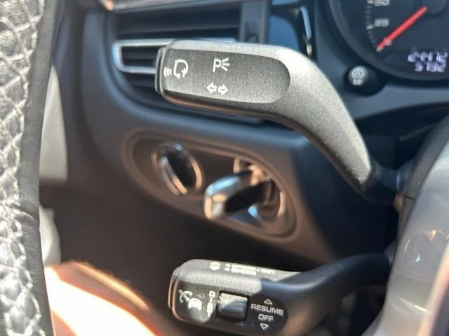 2021 Porsche Macan - Image 18 of 19