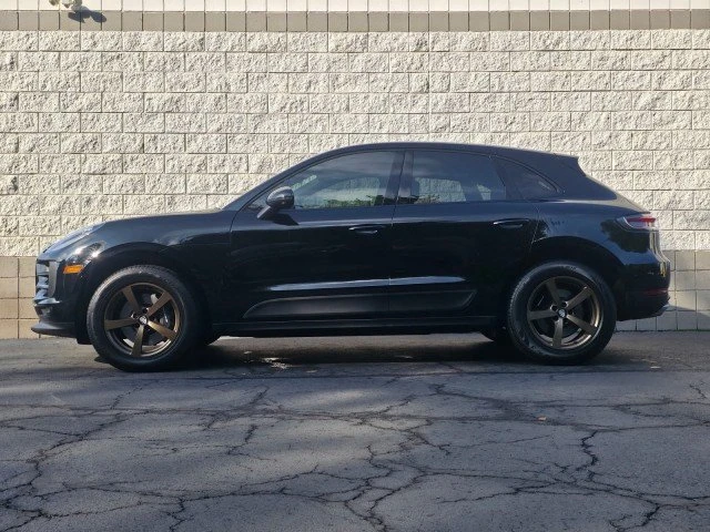 2021 Porsche Macan - Image 11 of 20