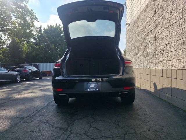 2021 Porsche Macan - Image 12 of 20