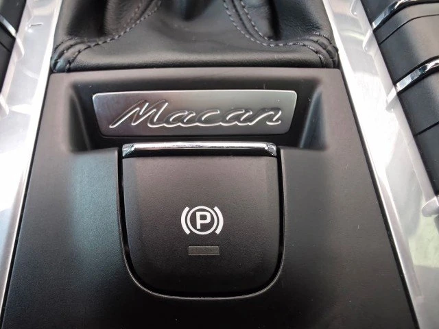 2021 Porsche Macan - Image 13 of 20