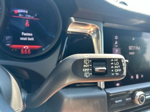 2021 Porsche Macan - Image 17 of 19