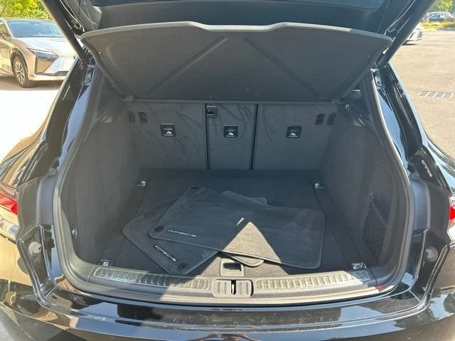 2021 Porsche Macan - Image 9 of 19