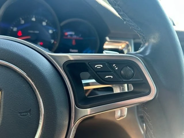 2021 Porsche Macan - Image 14 of 19