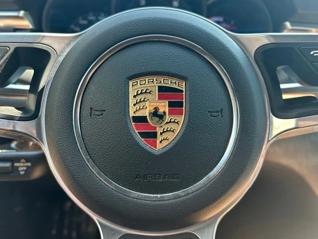 2021 Porsche Macan - Image 16 of 19