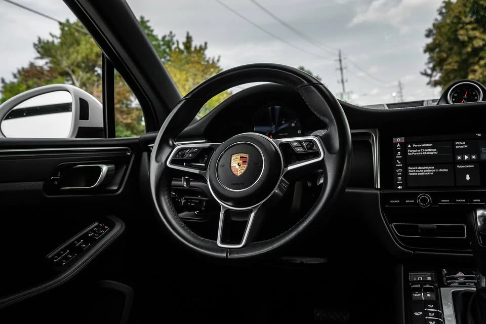 2021 Porsche Macan - Image 11 of 20