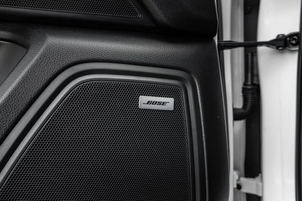 2021 Porsche Macan - Image 16 of 20