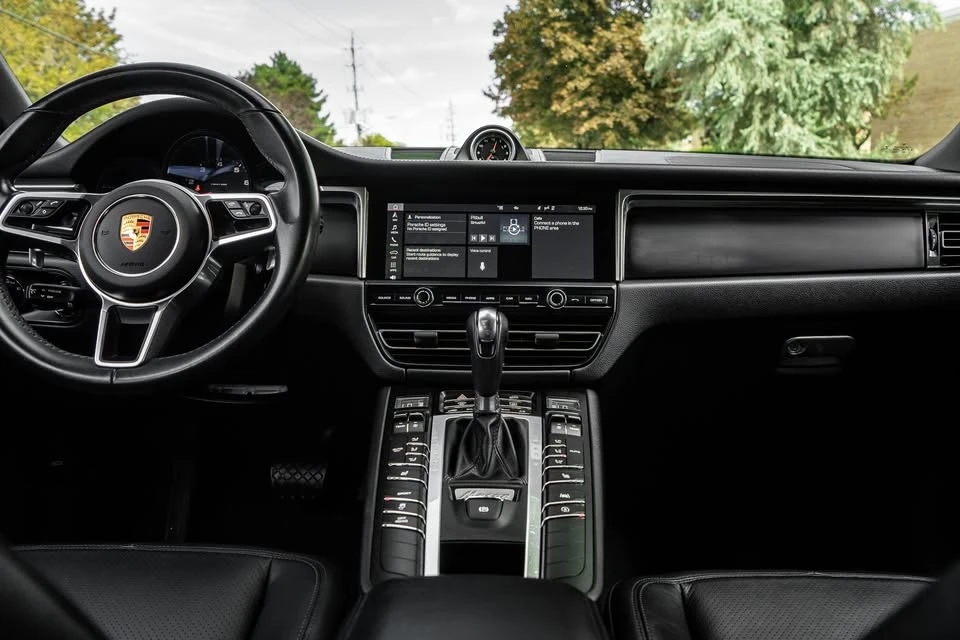 2021 Porsche Macan - Image 9 of 20