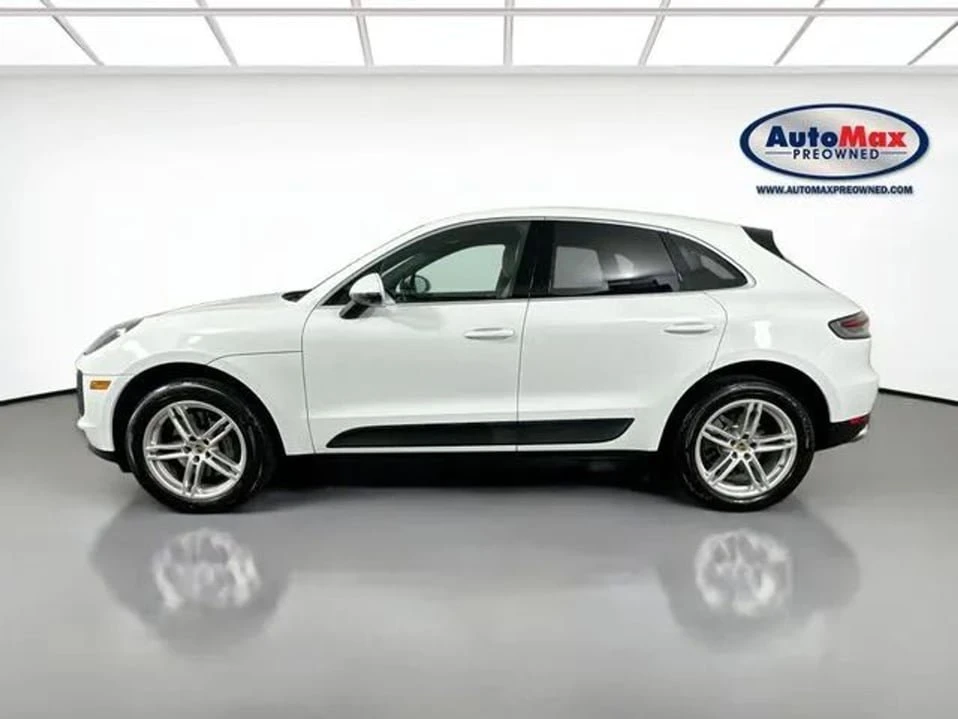 2021 Porsche Macan - Image 9 of 20
