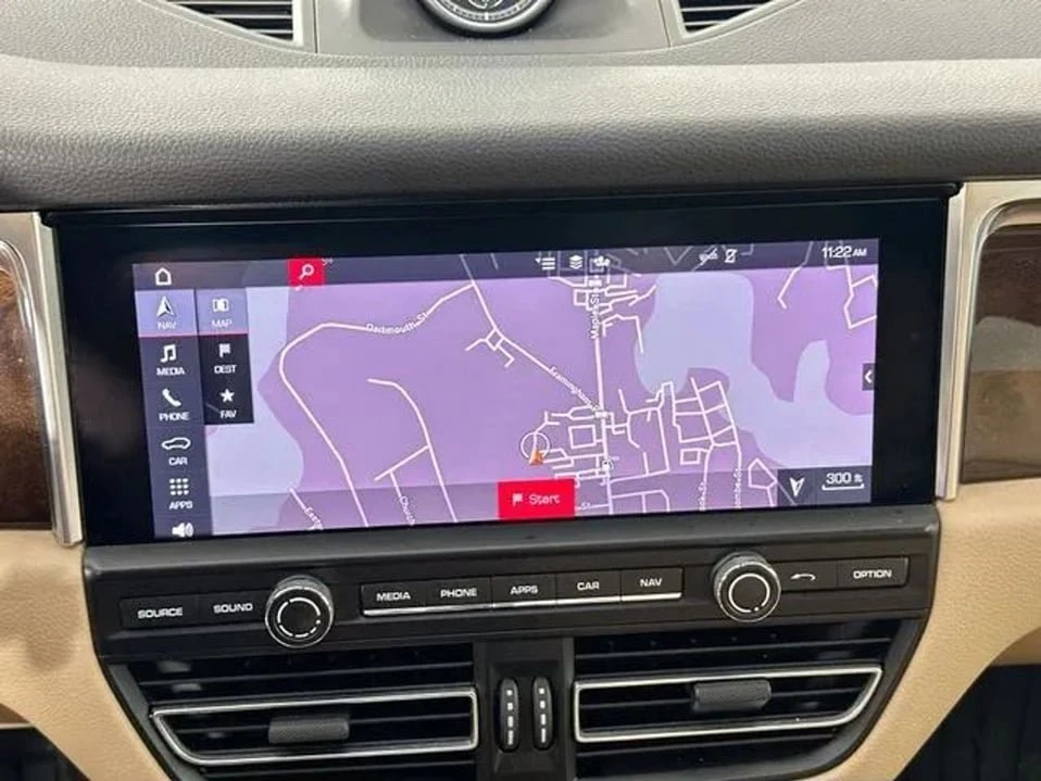 2021 Porsche Macan - Image 12 of 20