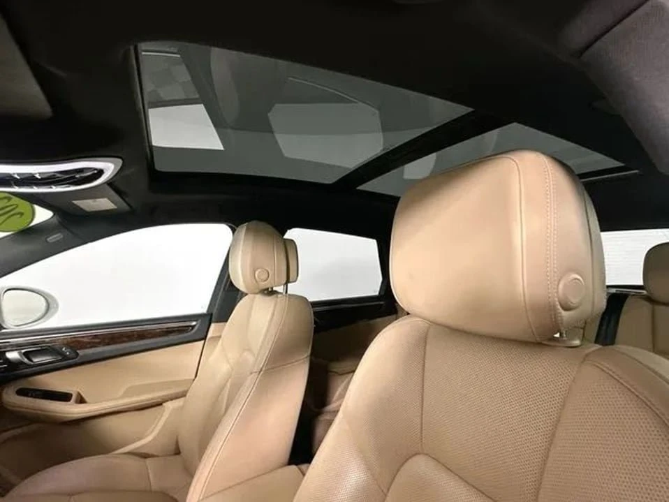 2021 Porsche Macan - Image 18 of 20