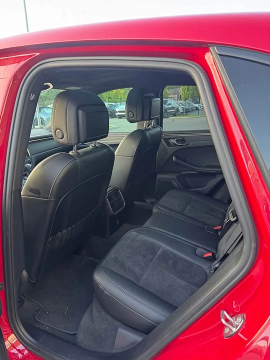 2021 Porsche Macan - Image 6 of 8