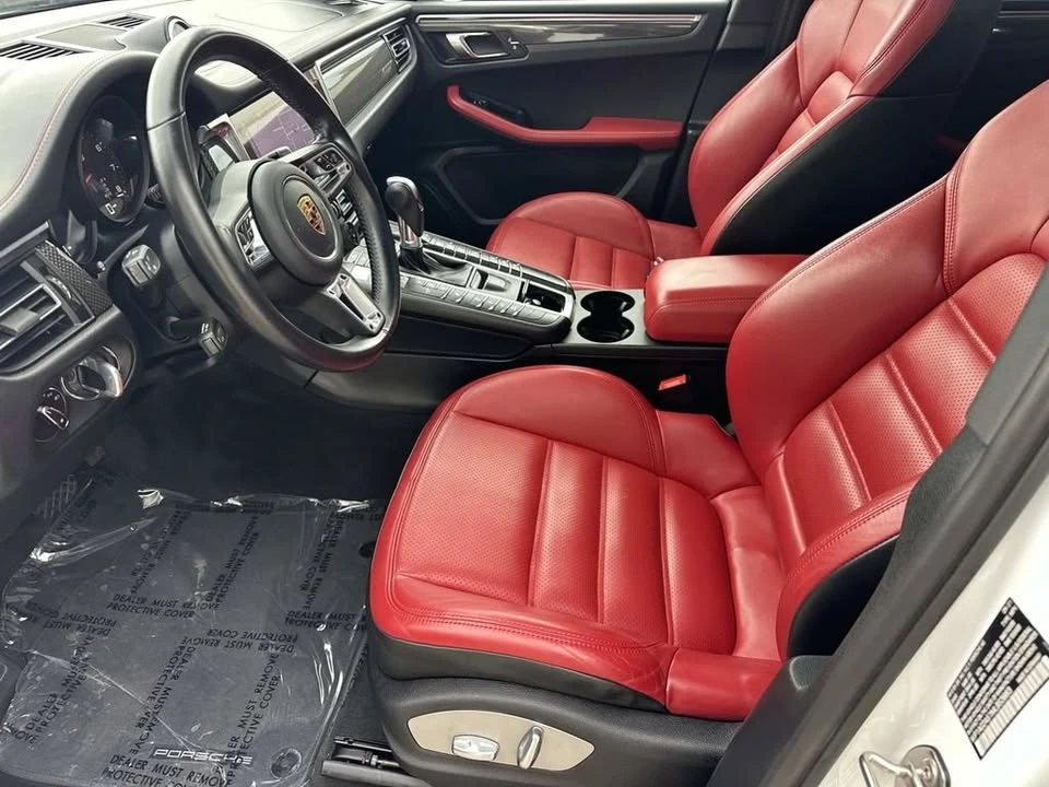 2021 Porsche Macan - Image 15 of 20
