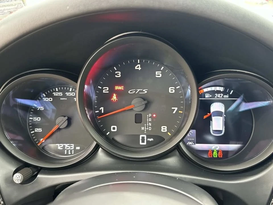 2021 Porsche Macan - Image 12 of 20
