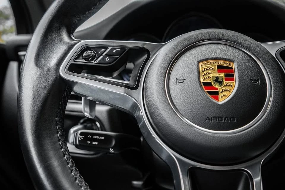 2021 Porsche Macan - Image 11 of 19