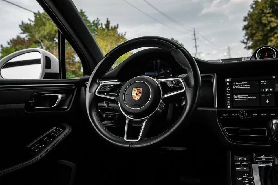 2021 Porsche Macan - Image 10 of 19