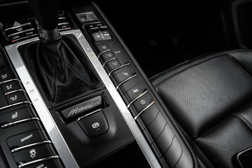2021 Porsche Macan - Image 19 of 19