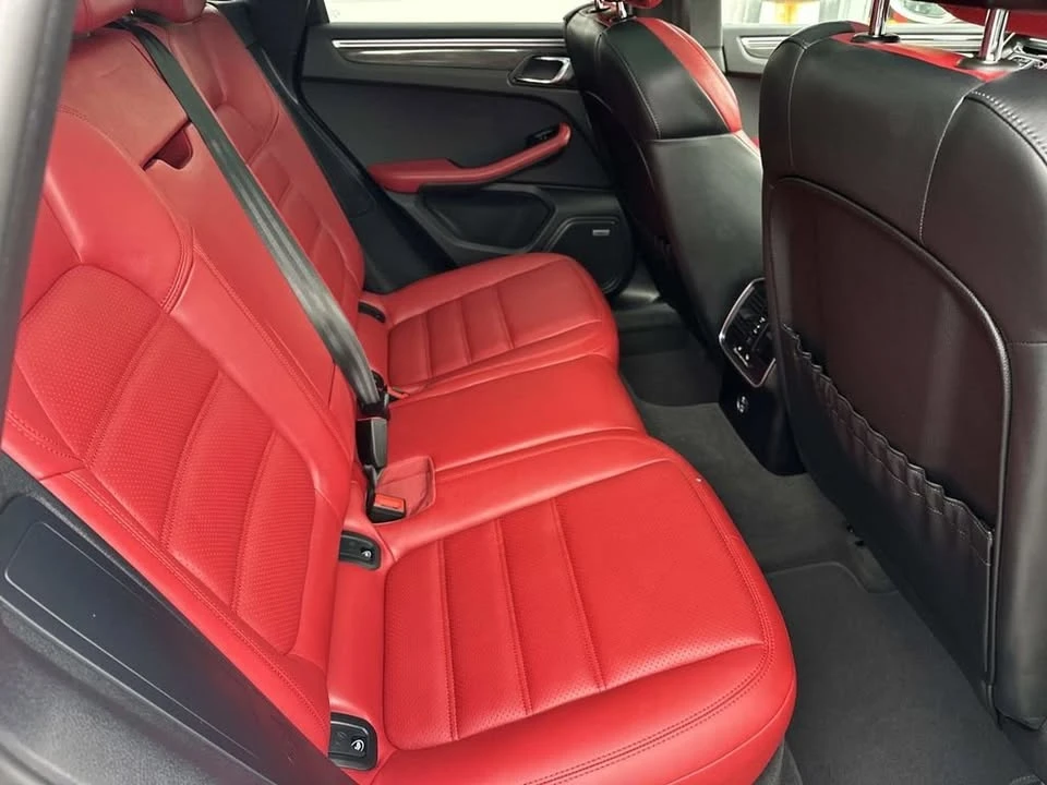 2021 Porsche Macan - Image 19 of 20