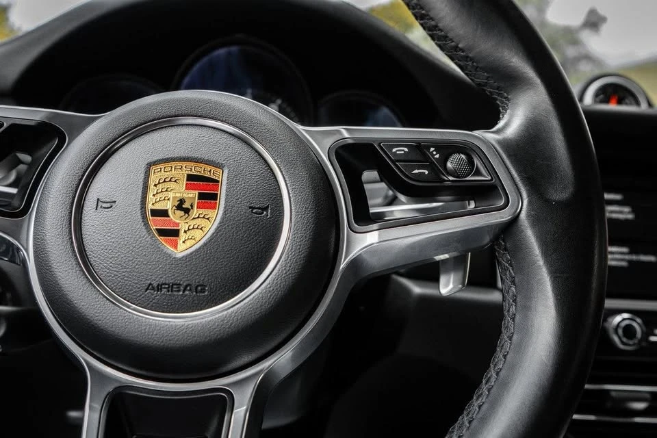 2021 Porsche Macan - Image 12 of 19