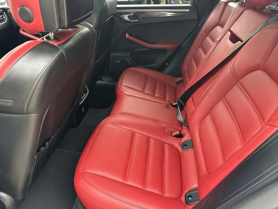2021 Porsche Macan - Image 17 of 20