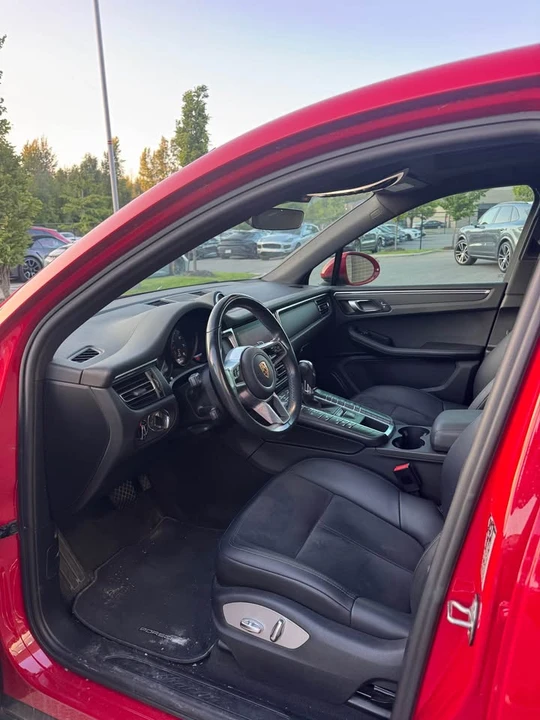 2021 Porsche Macan - Image 5 of 8