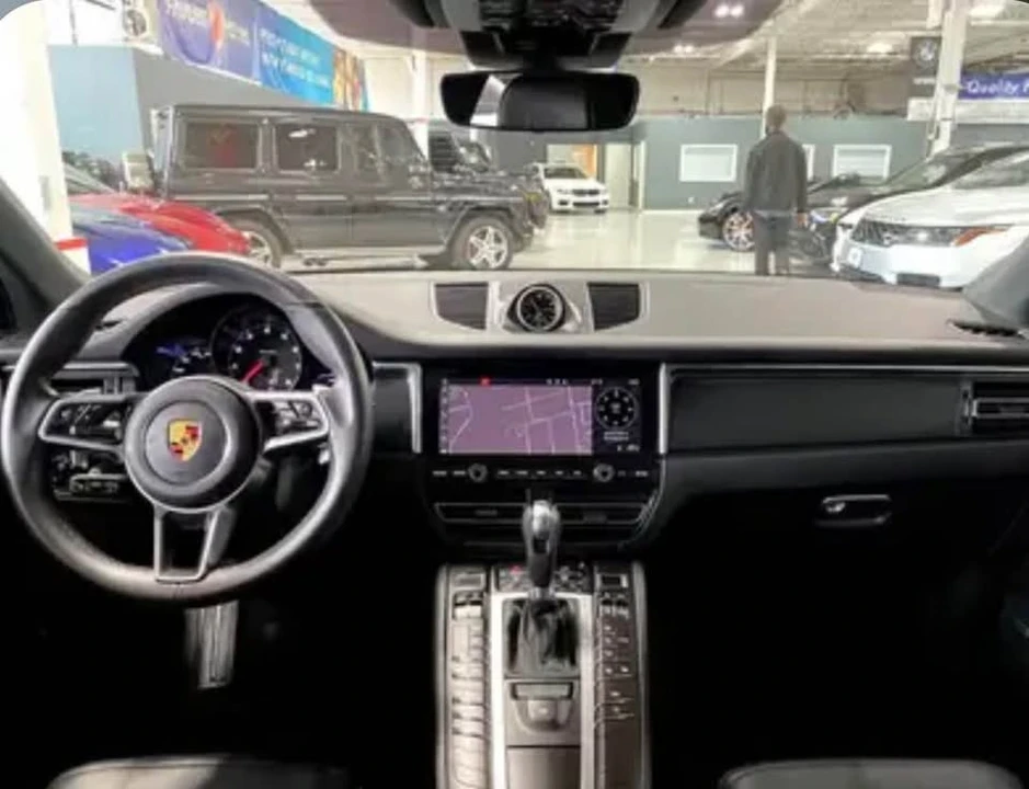 2021 Porsche Macan - Image 2 of 4