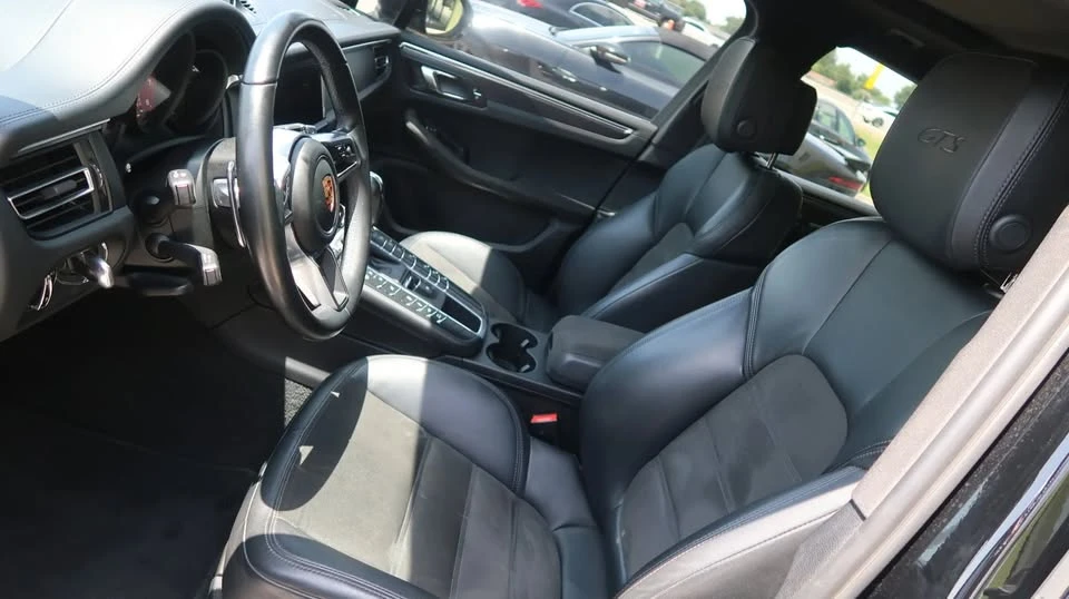 2021 Porsche Macan - Image 17 of 20