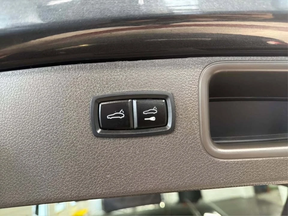 2021 Porsche Macan - Image 14 of 20