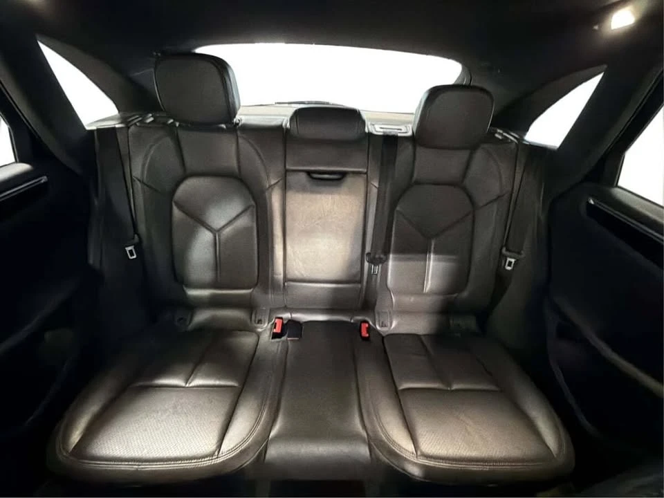 2021 Porsche Macan - Image 19 of 20