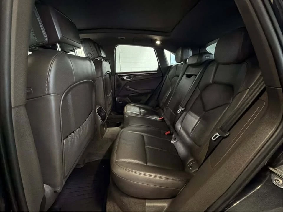 2021 Porsche Macan - Image 10 of 20