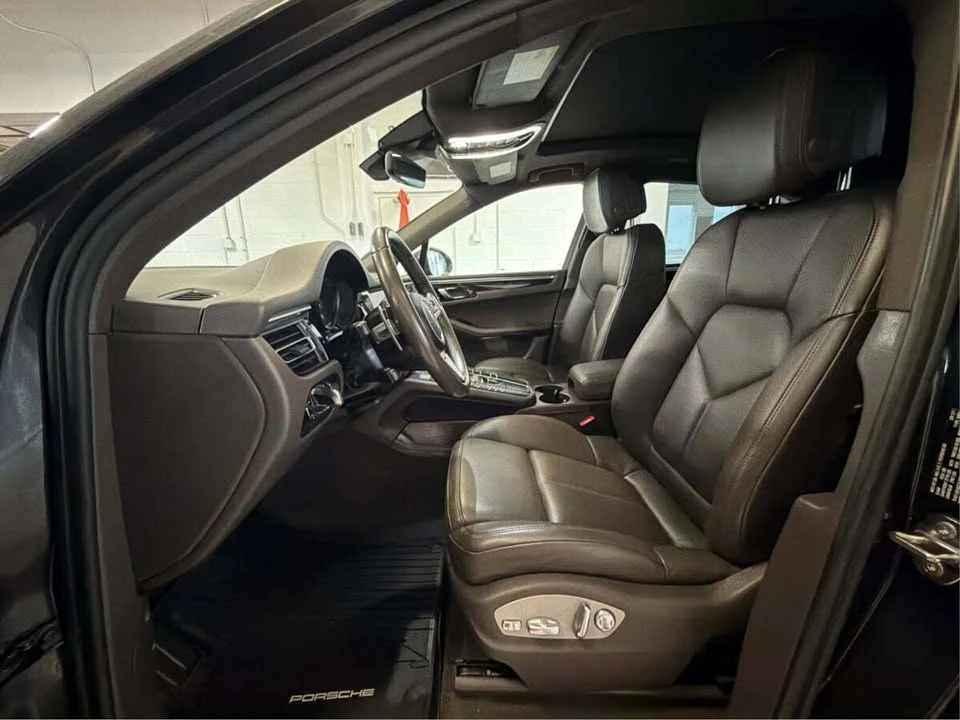 2021 Porsche Macan - Image 9 of 20